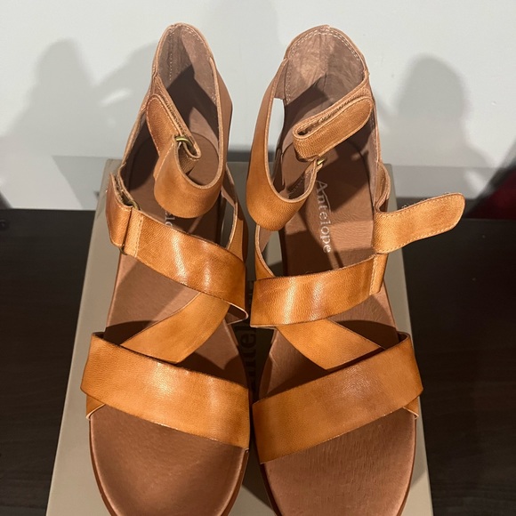 Antelope women’s sandals C44 Calissa, size 40 (9.5) , color taupe - Picture 3 of 7